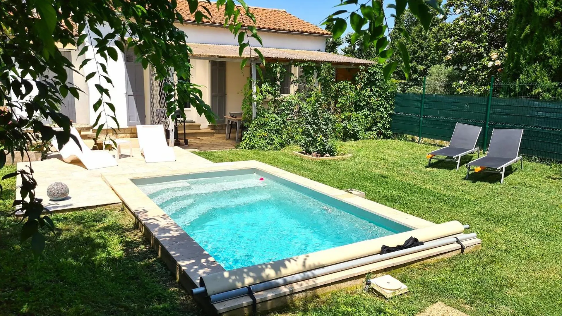 Jolie Villa Loc-Saisonniere - La Petite Cocagne Alleins 0*,  France